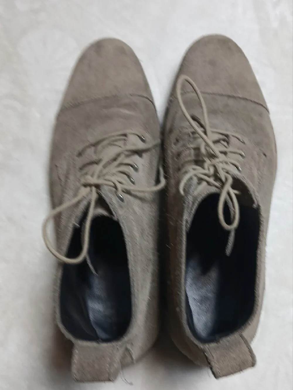 Helm Hollis Men's Suede Cap Toe Chukka Boots in Taupe Size 11